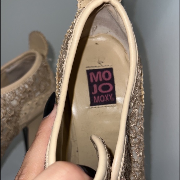 Latte Bonnie Pump by mojo moxy - Picture 8 of 9